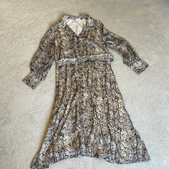 Gibson and latimer snake print dress with belt - Picture 1 of 5